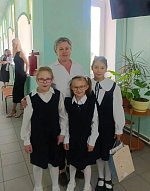С Днём знаний! Первый звонок, цветы и новые горизонты